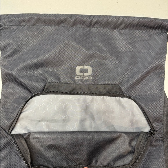 OGIO Flat Pack Backpack 🎒 Drawstring Straps - Picture 8 of 8